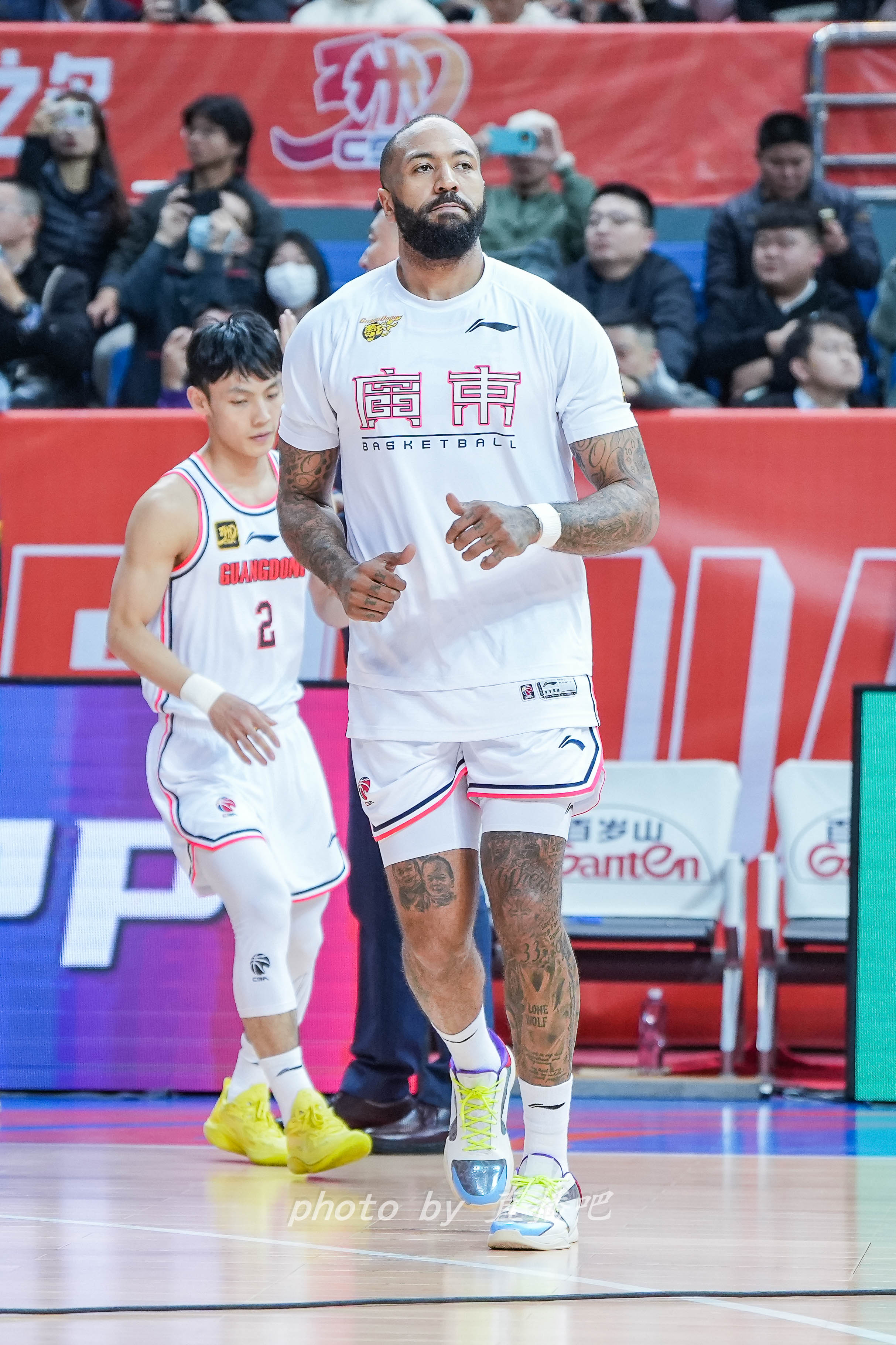  打得不錯！36歲吉倫沃特原本的第三外援卻成廣東男籃的真大腿