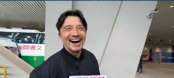  帶孩子和帶球隊哪個(gè)更累？謝暉笑言：都累，但帶孩子更累