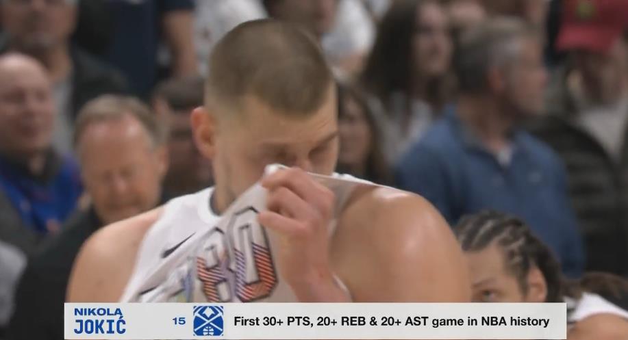  你貸款？轉播方字幕：約基奇30+20+20！NBA歷史首人！