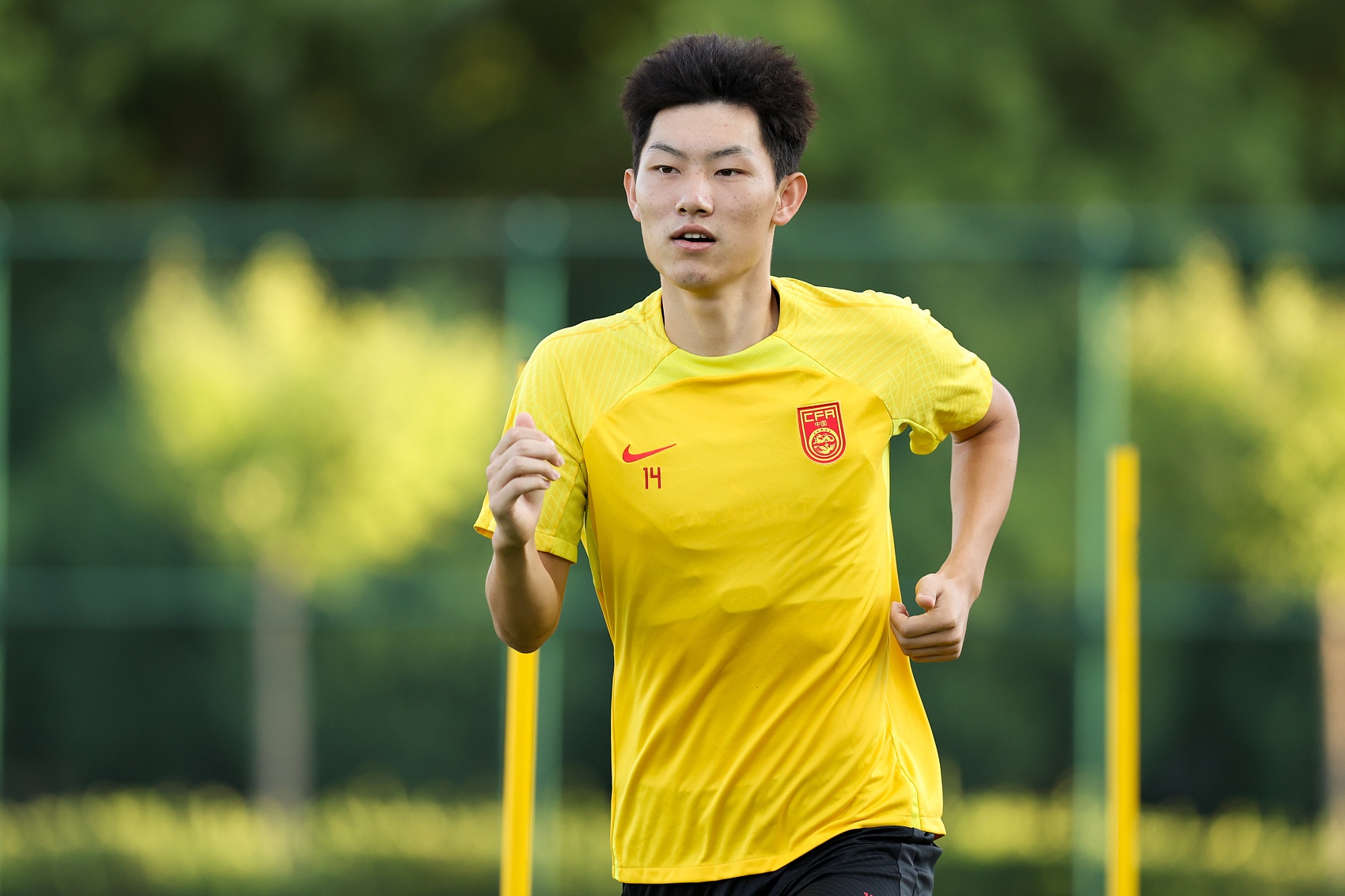  魯媒：泰山隊抵達梅州五外援齊整，四名國腳可出戰史松宸隨隊
