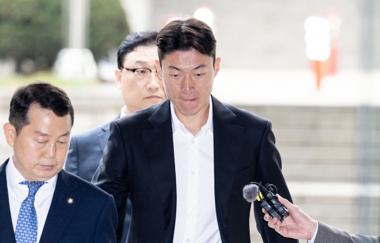  韓國國腳黃義助非法拍攝不雅視頻，一審被判有期徒刑1年緩刑2年！