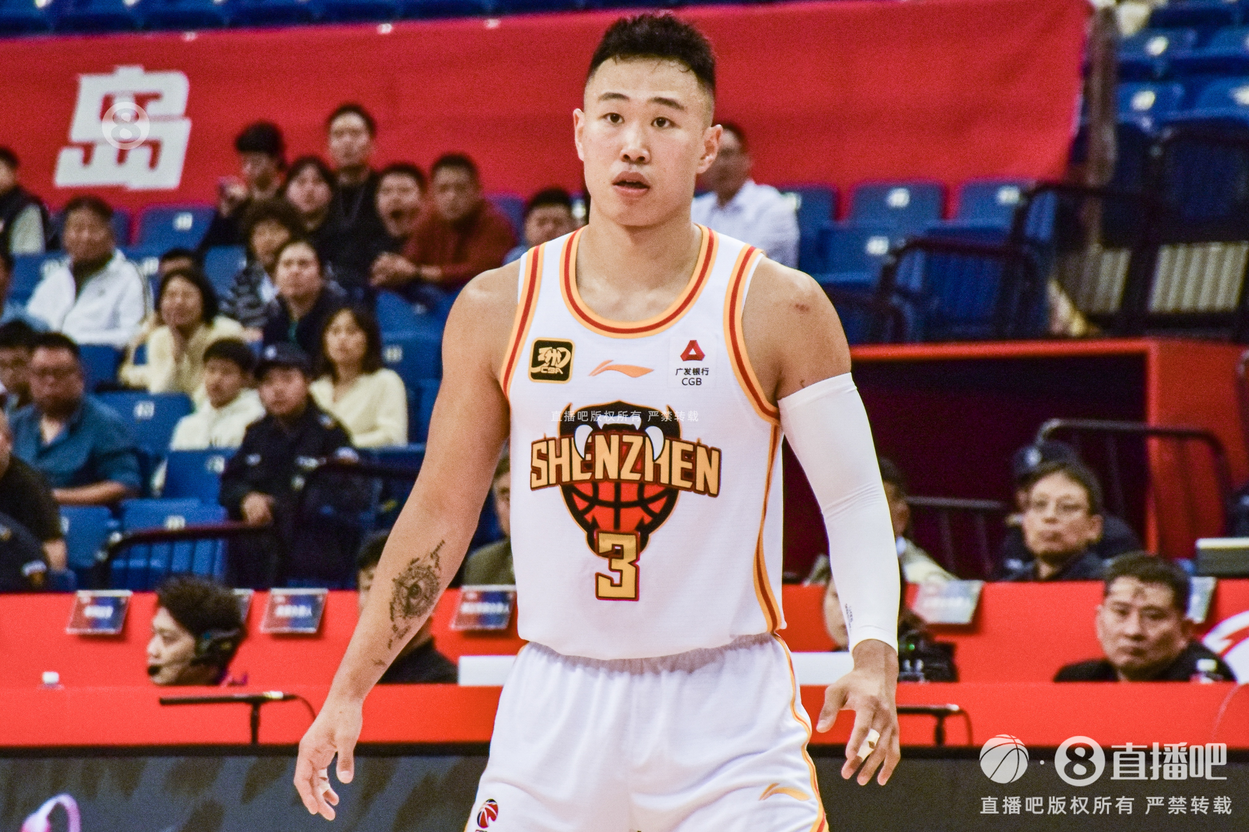  攻防俱佳！賀希寧17中8&三分7中3拿到19分 貢獻4次搶斷