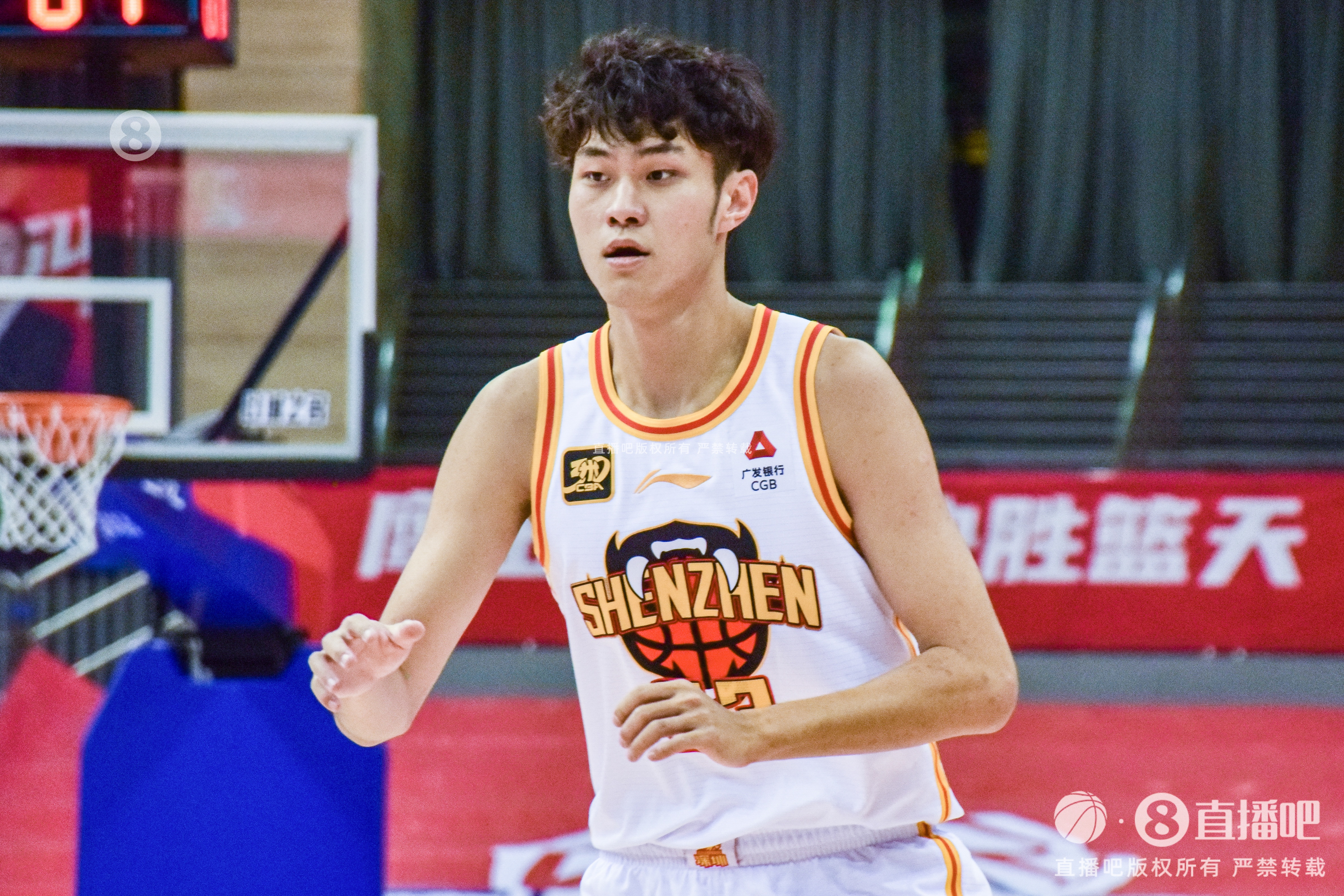  球隊主攻點(diǎn)！王浩然16中8拿到全隊最高20分外加2板4助2斷