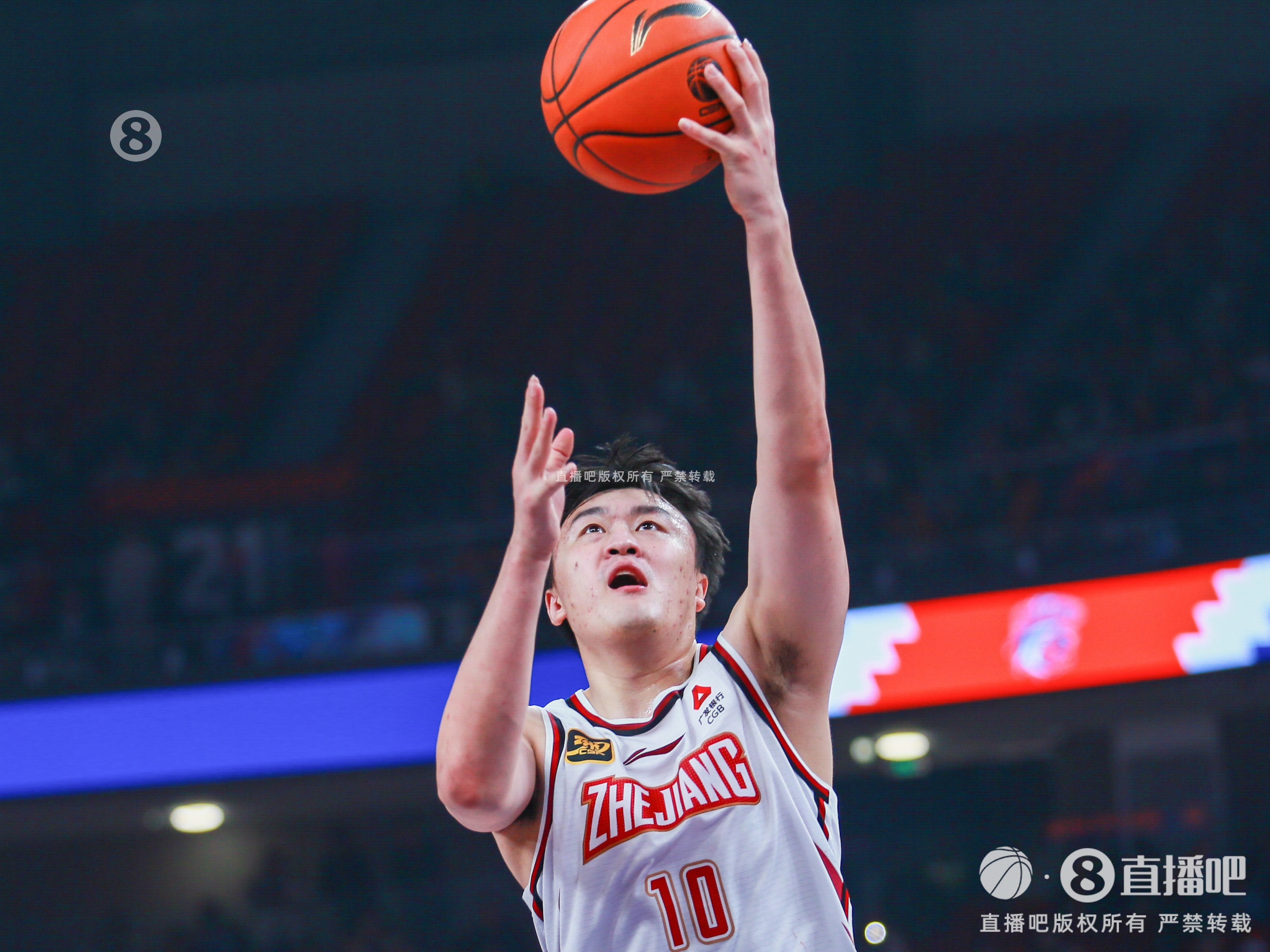 獲勝功臣！劉澤一11中9高效砍下19分13板2斷 拼下3前場(chǎng)籃板
