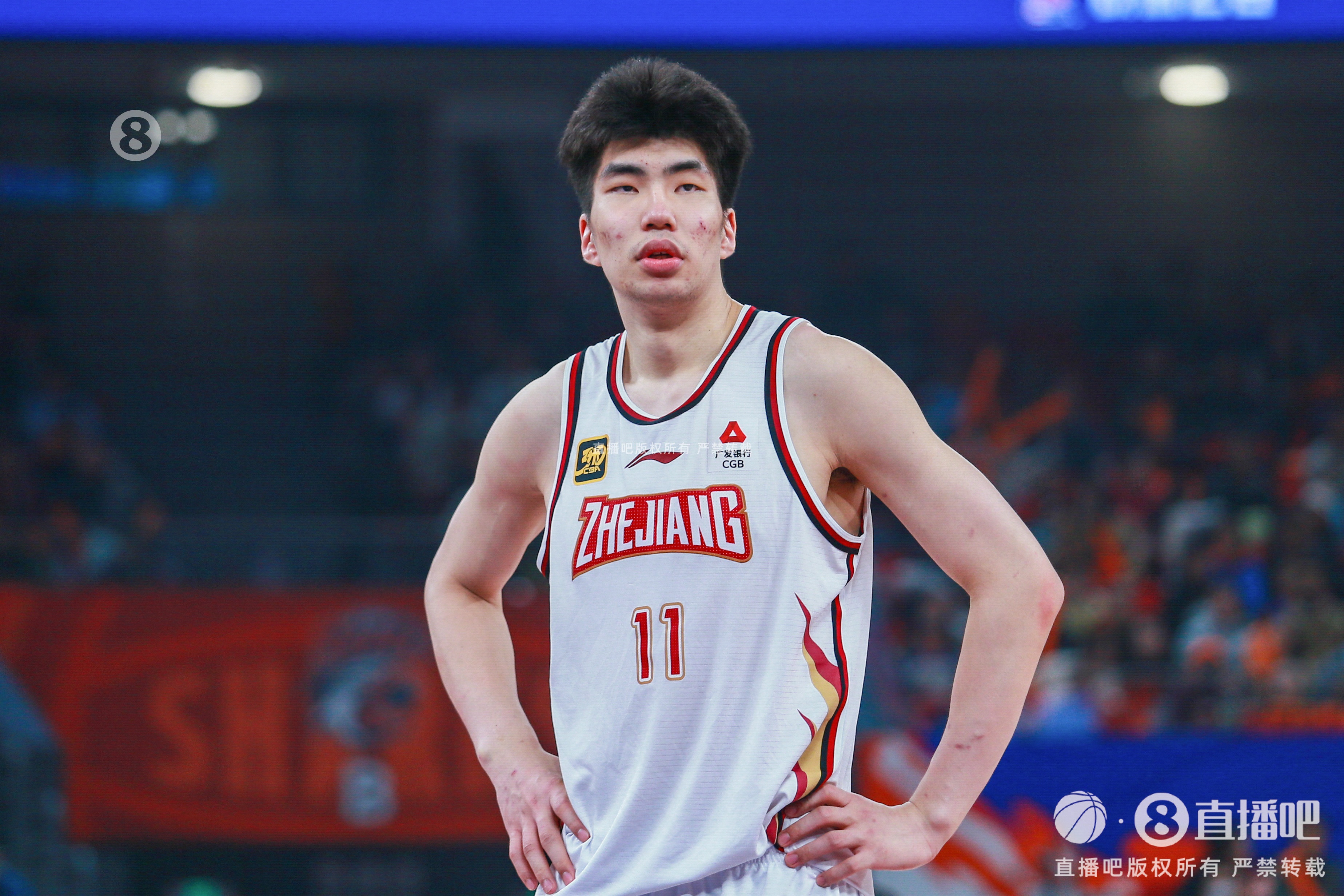  防守不力！余嘉豪10中6拿15分11板 多次被徐杰小打大&未防住徐昕