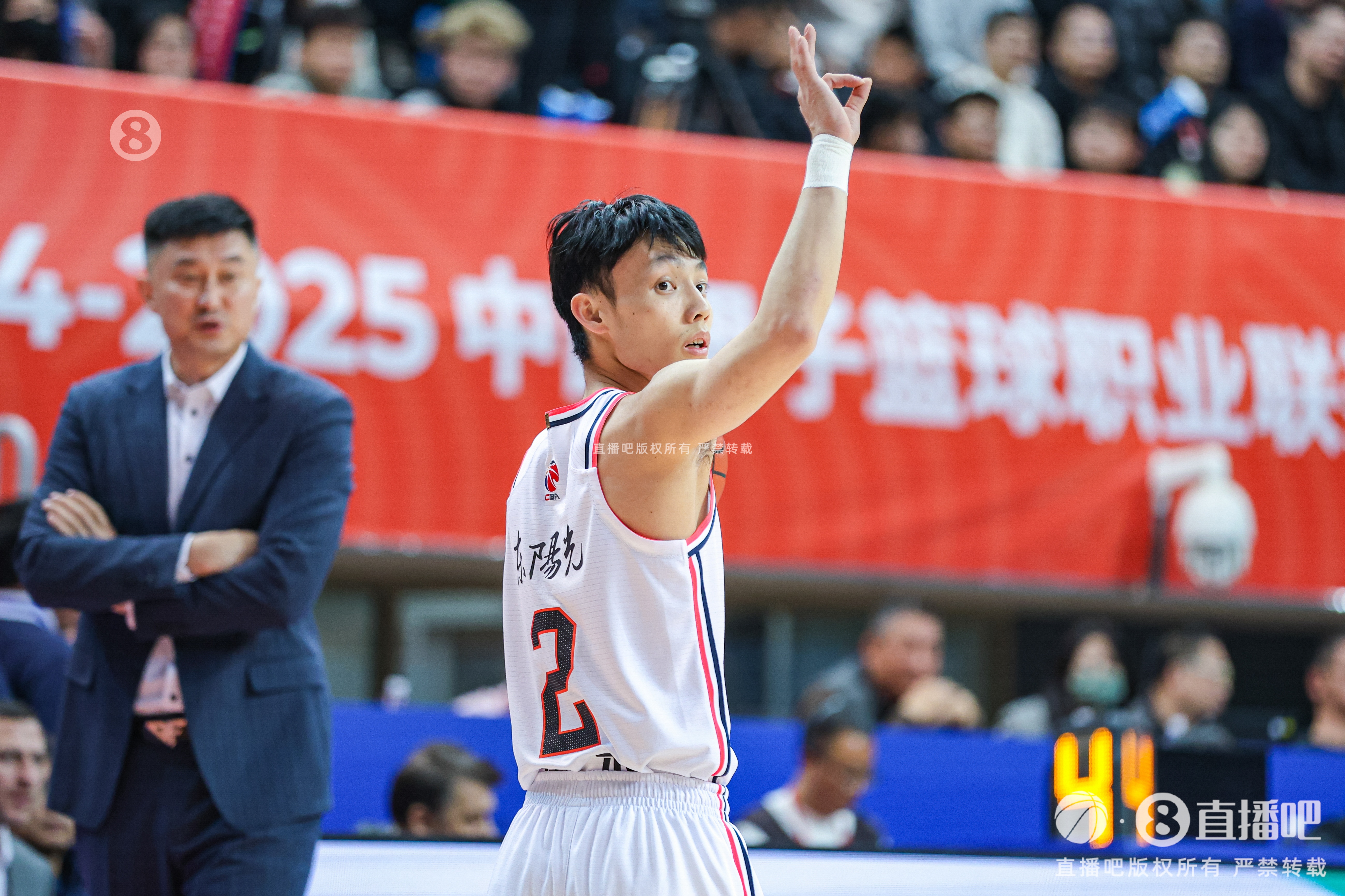  輕松加輕松！徐杰出戰僅28分鐘 8中5拿到12分3板5助3斷 正負值+21