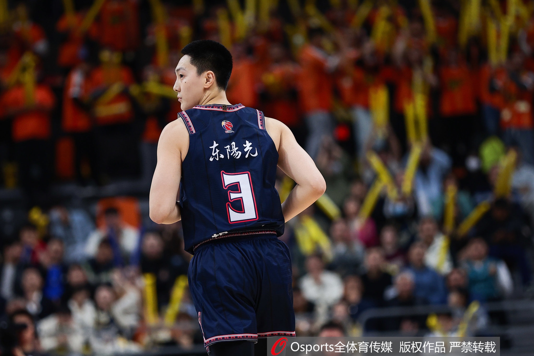  穩穩當當！胡明軒上半場(chǎng)6中4得10分1板6助1斷 三分4中2